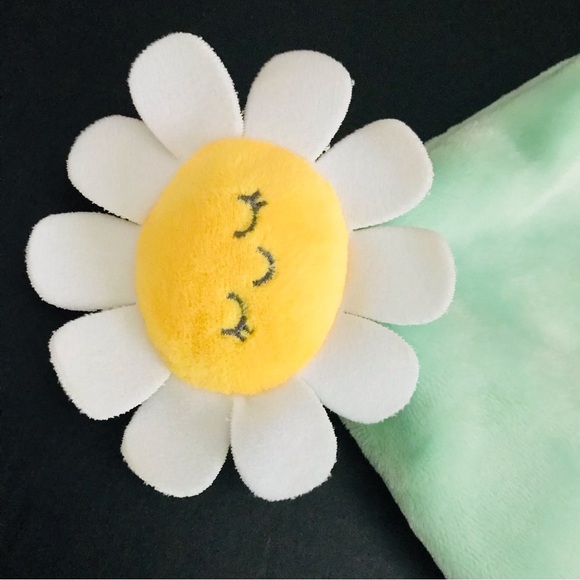 Sleepy Daisy Lovey Flower Rattle Soft Children’s Apparel Baby Security Blanket - Picture 2 of 8